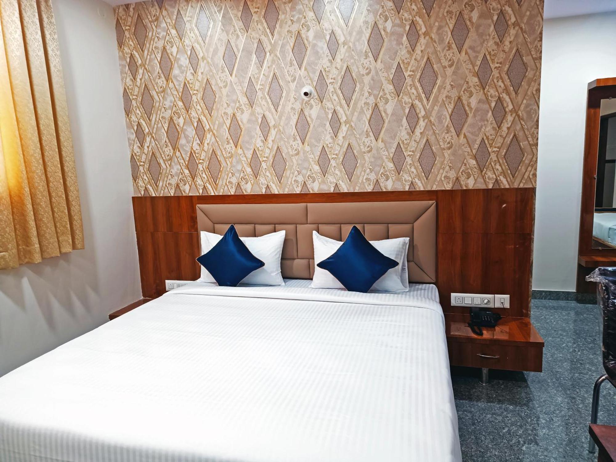 Hotel Achhu Palace Bangalore Esterno foto