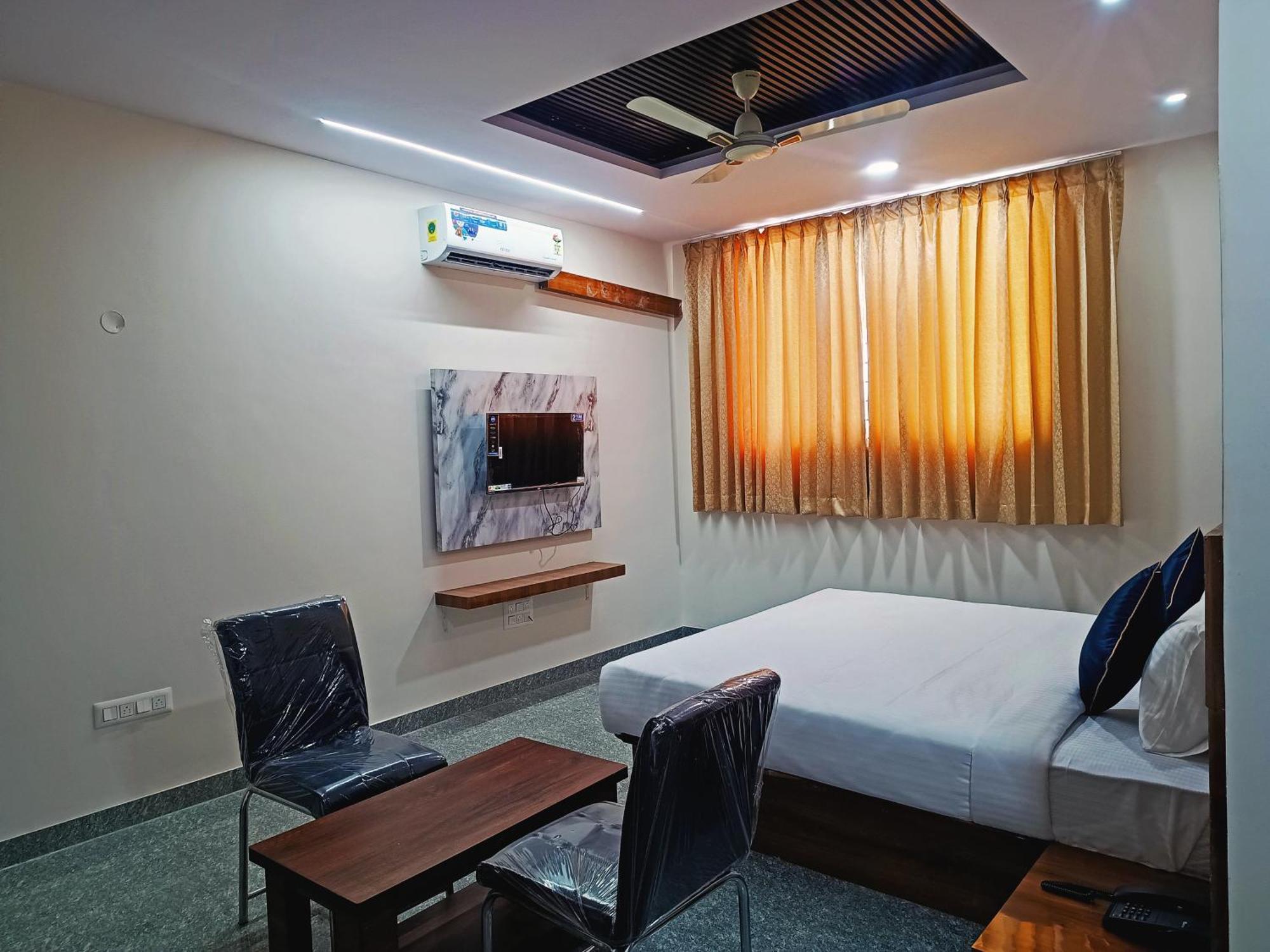 Hotel Achhu Palace Bangalore Esterno foto