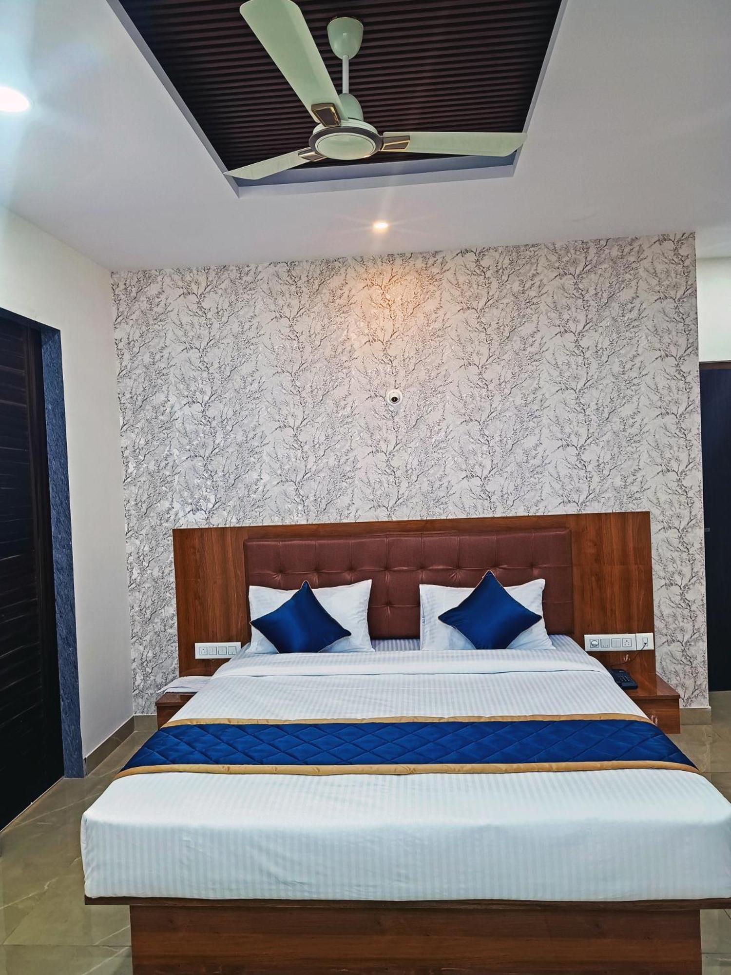 Hotel Achhu Palace Bangalore Esterno foto