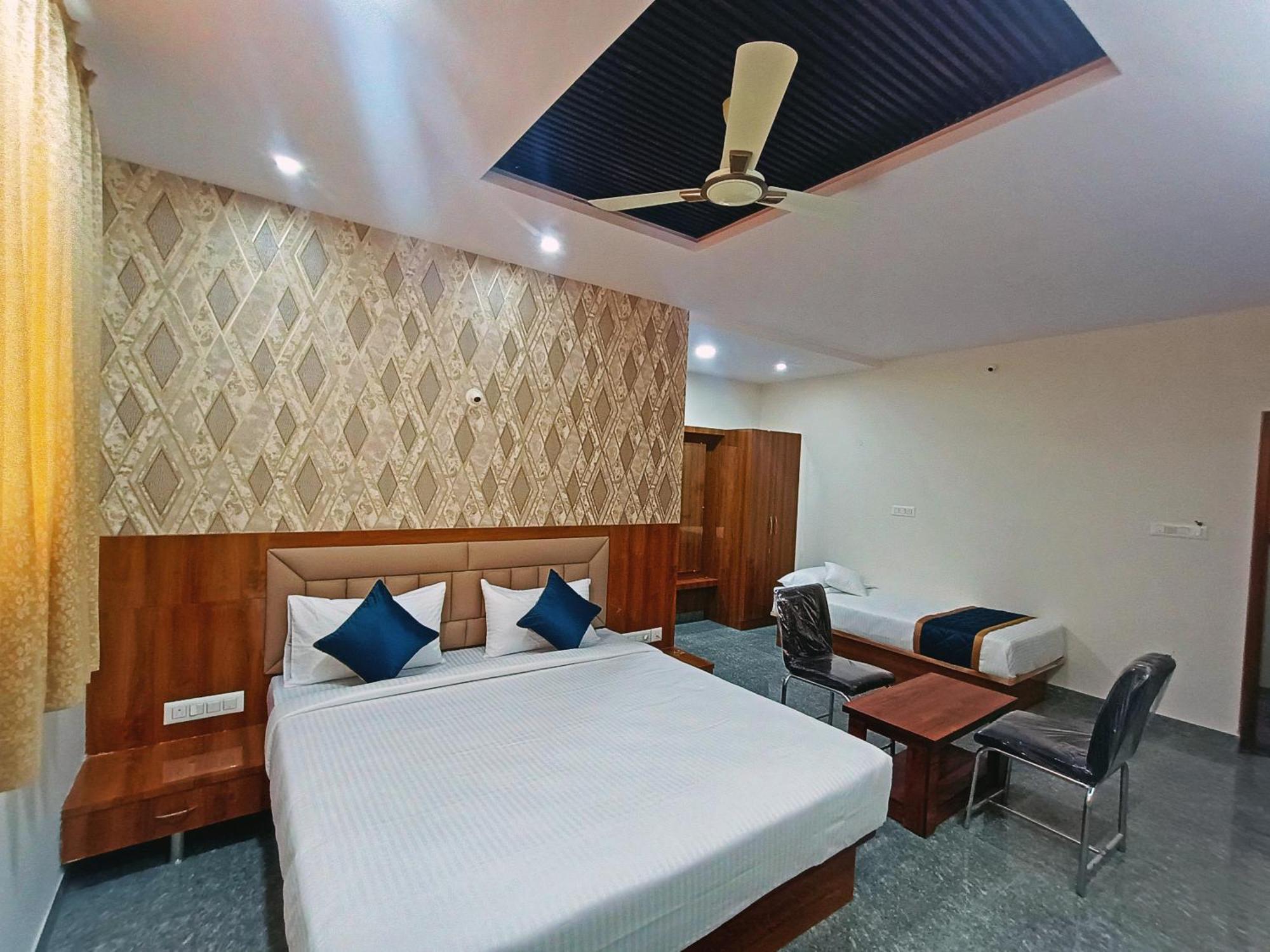 Hotel Achhu Palace Bangalore Esterno foto