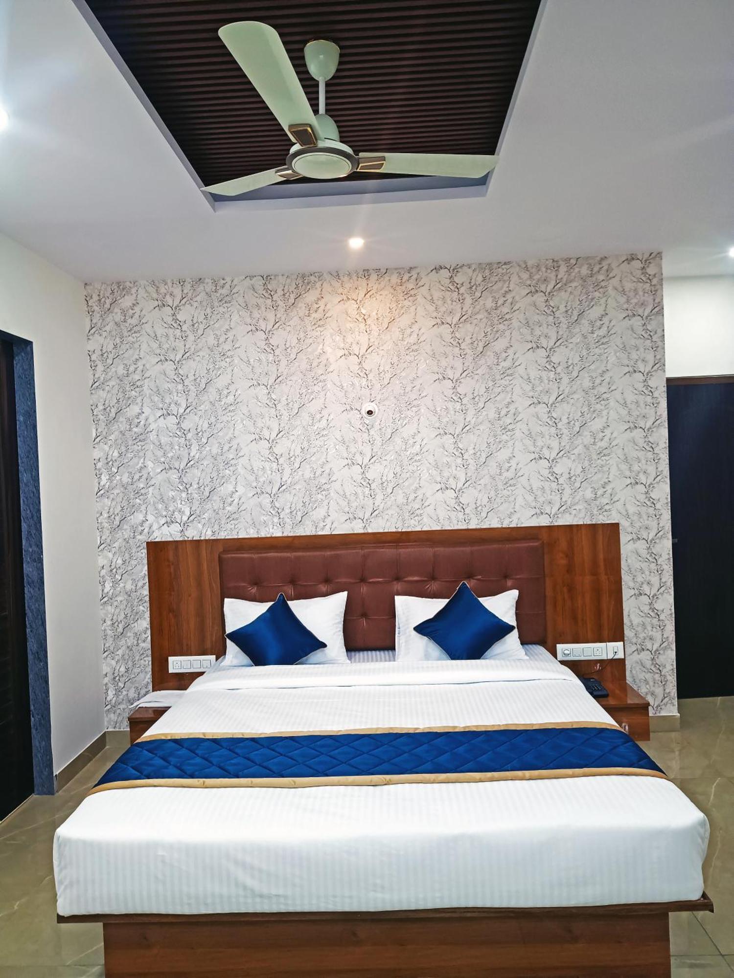 Hotel Achhu Palace Bangalore Esterno foto